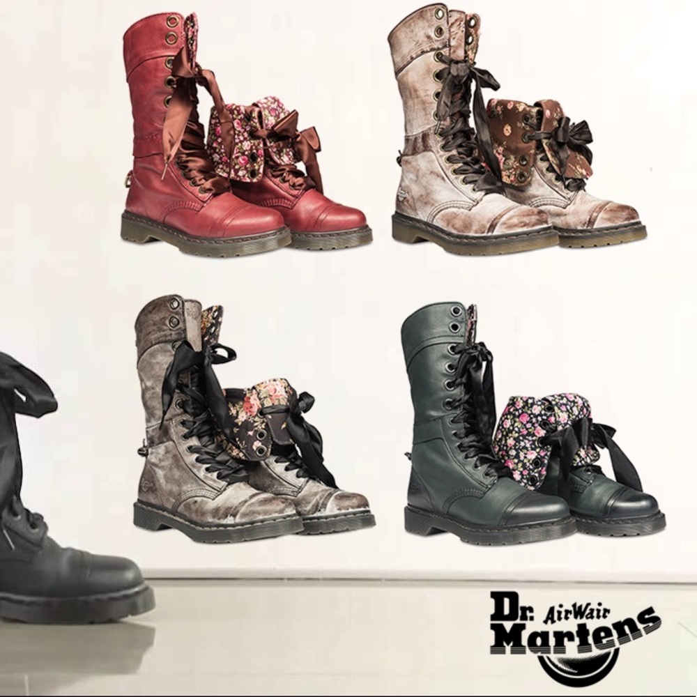 DR MARTENS - 1914 Triumph Boot w/ Floral Lining